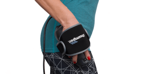 To maximize the effect of your massage and to minimize feedback onto your hand and wrist, glide or “heel” the Thumper® Verve along the muscles you are massaging. 